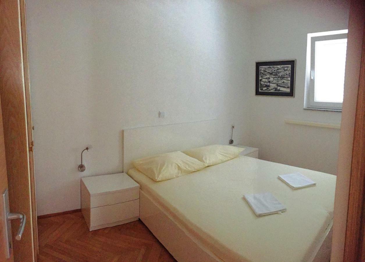 Apartment Petros Pag